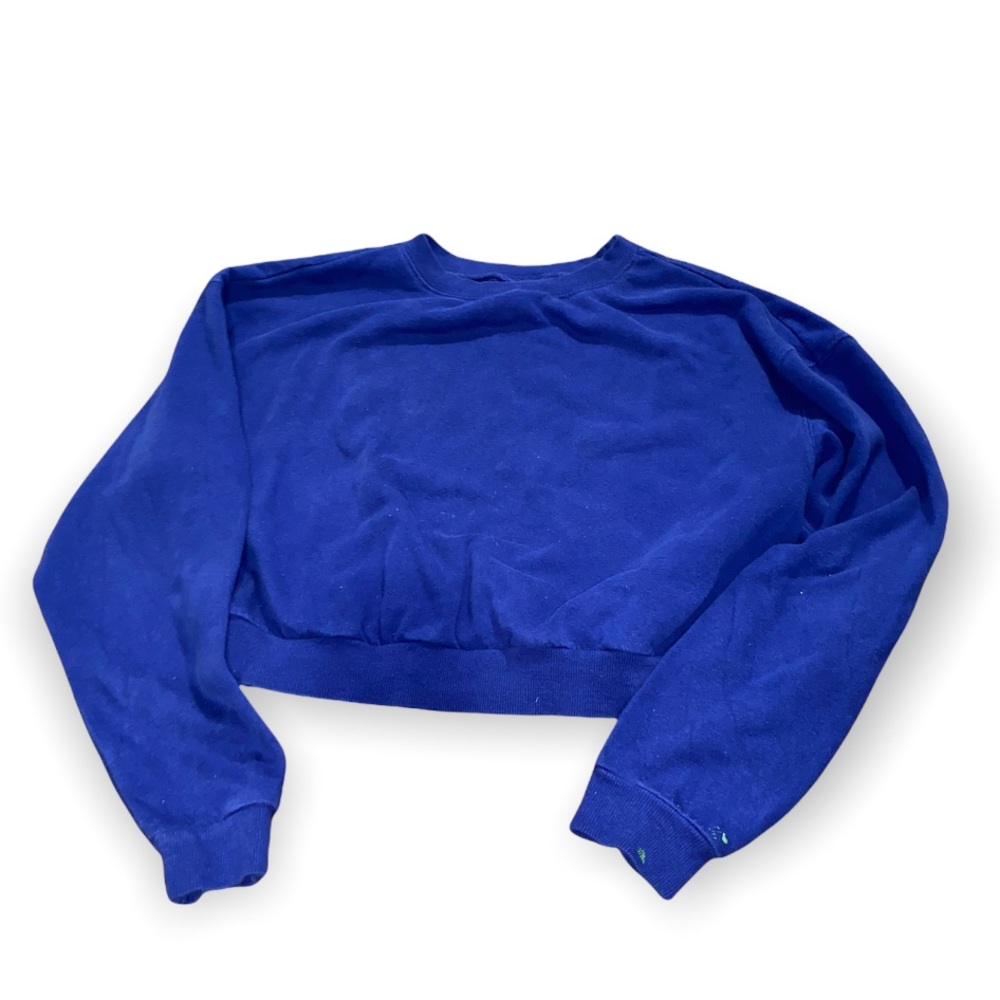 Cropped blue crew neck